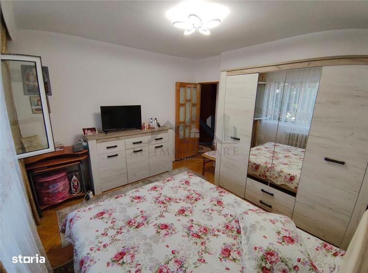 Apartament cu 3 camere decomandat, mobilat în Cug
