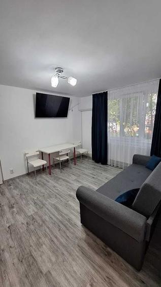 Apartament cu 2 camere decomandat în Calea București