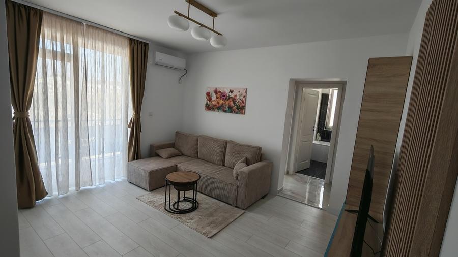 Apartament cu 2 camere semidecomandat în Giroc