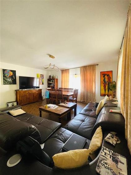 Duplex cu 5 camere cu Canalizare în Central