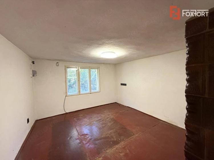 Casă cu 4 camere cu Teren 430 Mp în Plopi