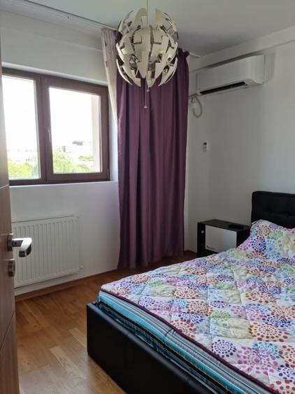 Apartament cu 4 camere decomandat, mobilat în Băneasa
