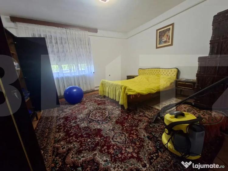 Casă cu 8 camere cu Teren 4500 Mp în Vâlcele