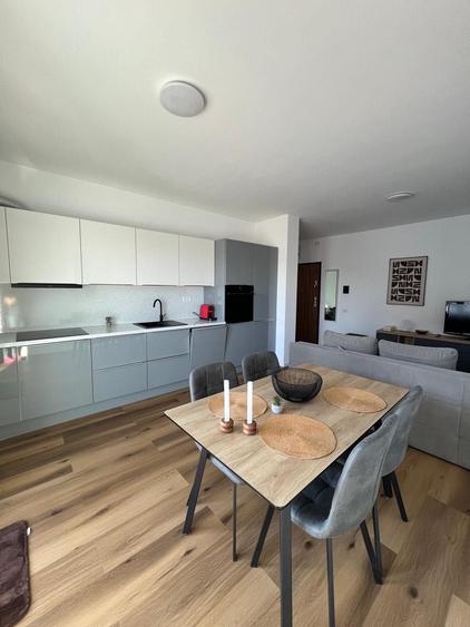 Apartament cu 2 camere decomandat în Lotus