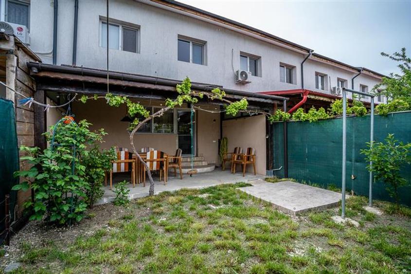 Duplex cu 4 camere cu Canalizare în Central