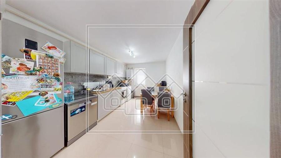 Apartament cu 3 camere decomandat în Șelimbăr