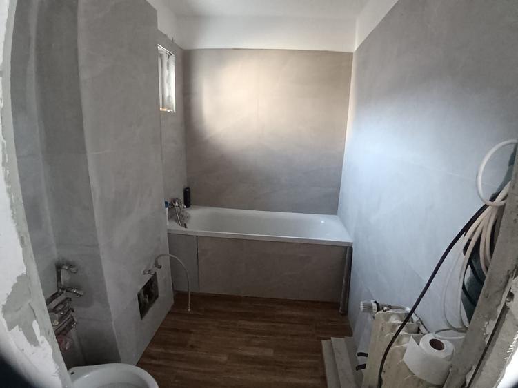 Apartament cu 4 camere decomandat în Pantelimon