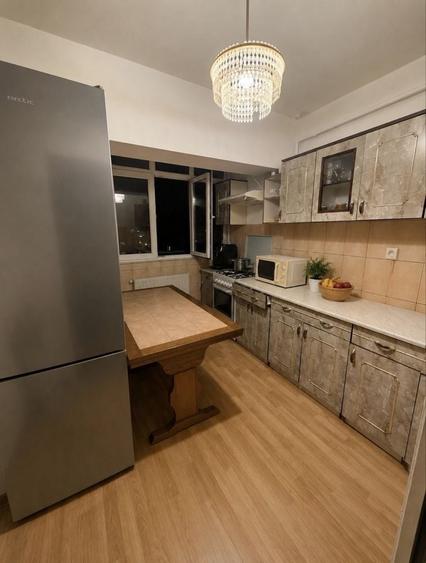 Apartament cu 4 camere decomandat în Mircea cel Bătrân