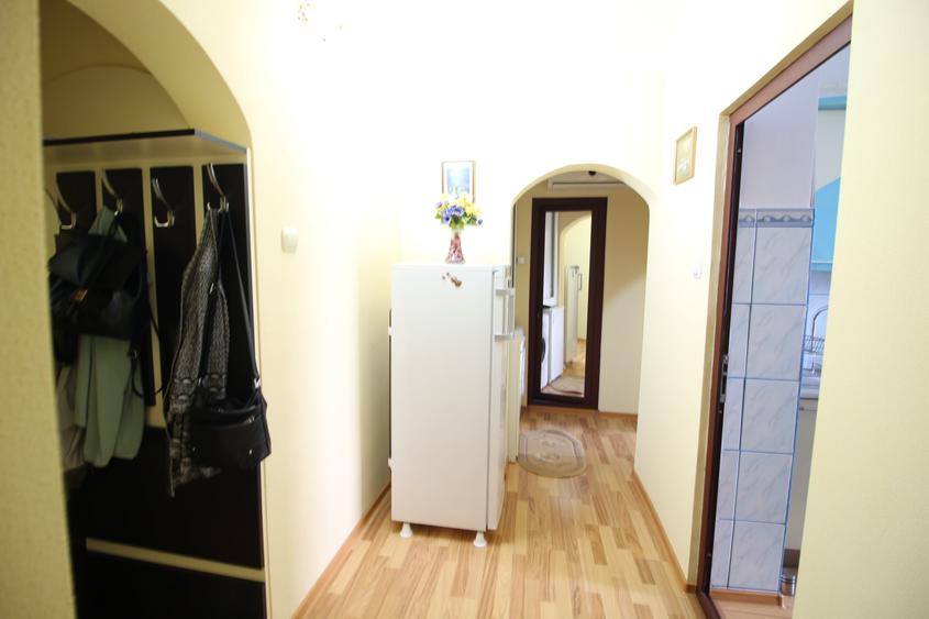 Apartament cu 2 camere decomandat în Micro 18