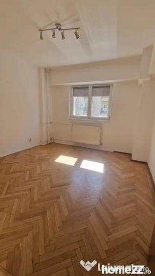 Apartament cu 4 camere decomandat în Universitate