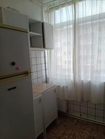 Garsonieră decomandată în Noua