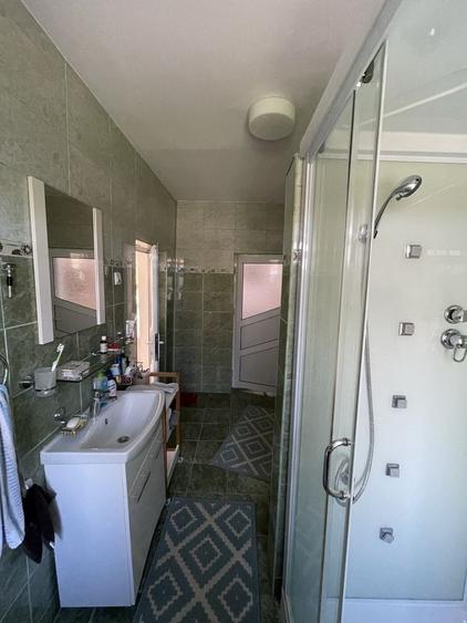 Casă cu 3 camere cu Teren 1500 Mp în Central