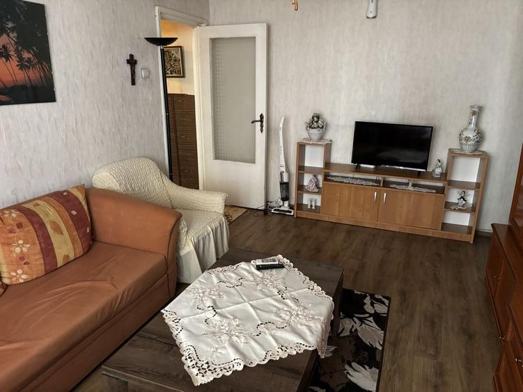 Apartament cu 3 camere semidecomandat în Șagului
