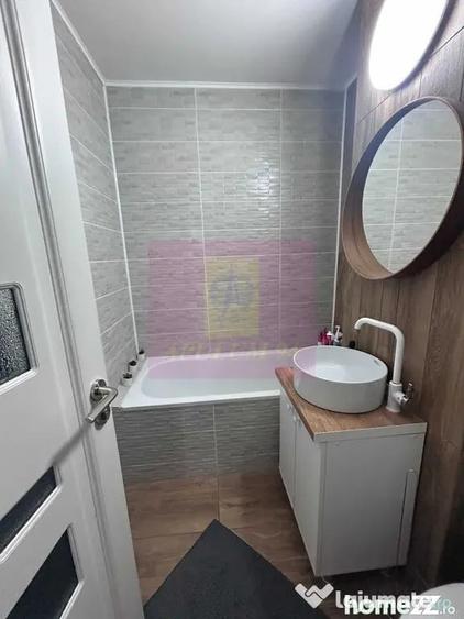 Apartament cu 3 camere decomandat în Liviu Rebreanu