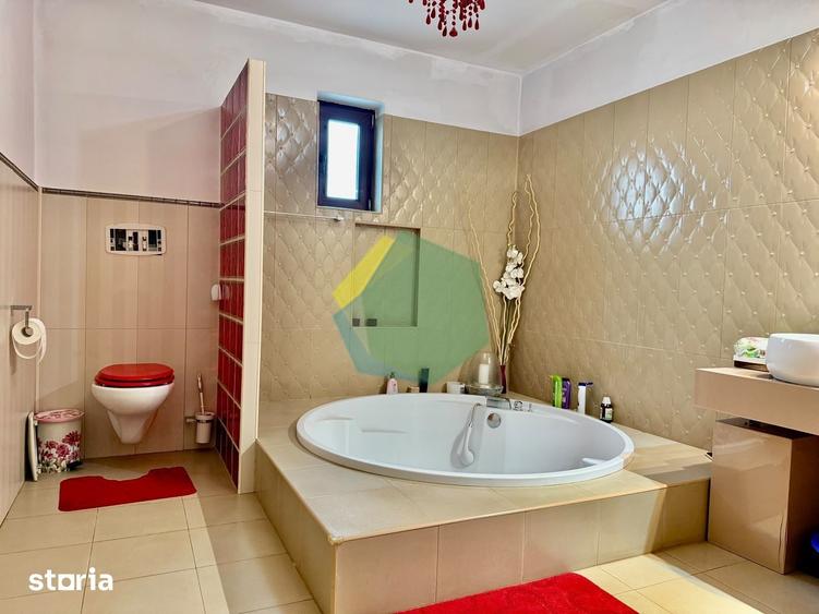 Casă cu 4 camere cu Teren 400 Mp în Ferme