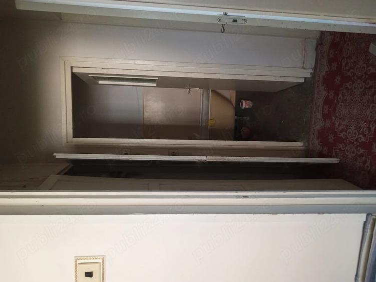 Apartament cu 3 camere semidecomandat în Andrei Mureșanu