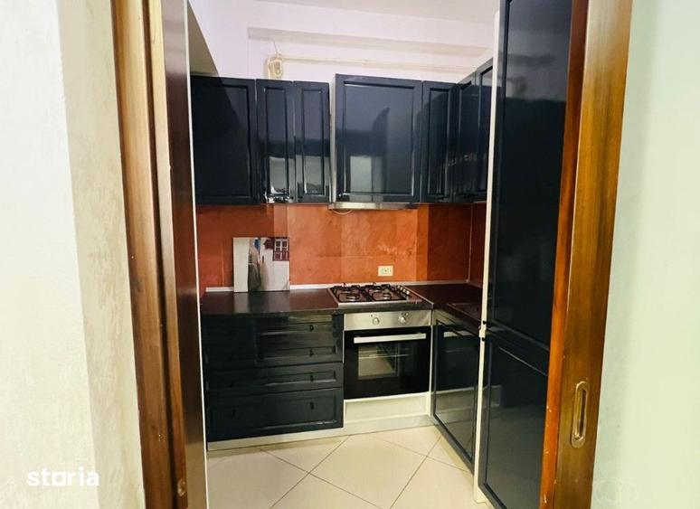 Apartament cu 3 camere în Centru Civic