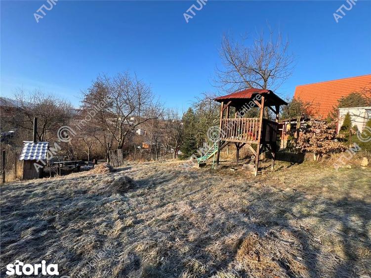 Casă cu 2 camere cu Teren 640 Mp în Rășinari