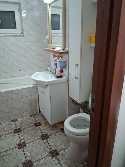 Apartament cu 3 camere decomandat în 1 Mai