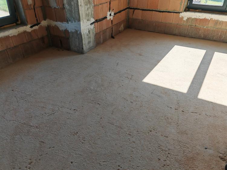 Casă individuală cu 5 camere cu Canalizare în Râșnov