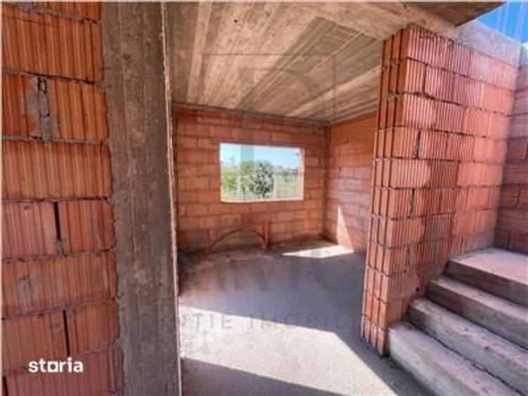 Casă cu 4 camere cu Teren 250 Mp în Central