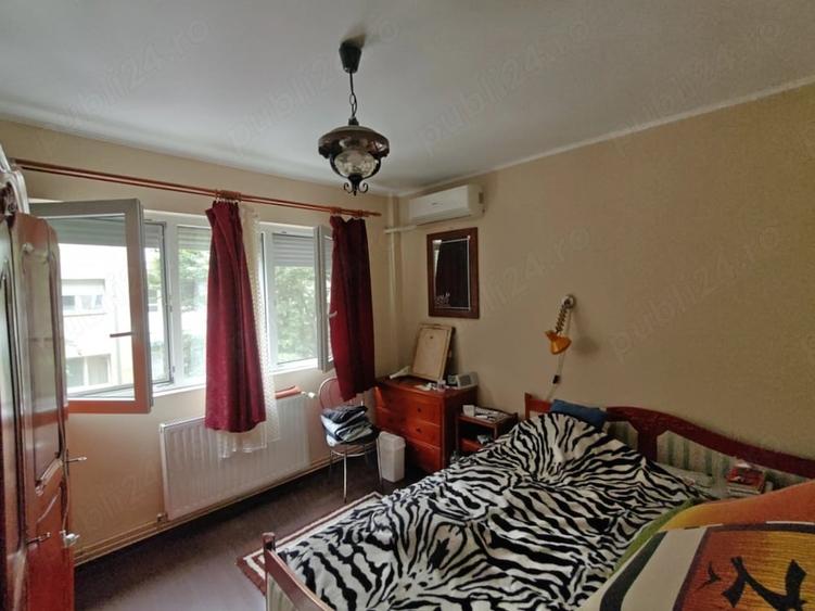 Apartament cu 3 camere semidecomandat în Micro 16