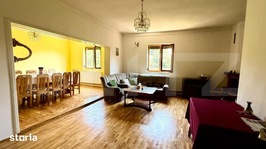 Casă cu 6 camere cu Teren 1108 Mp în Tătărani