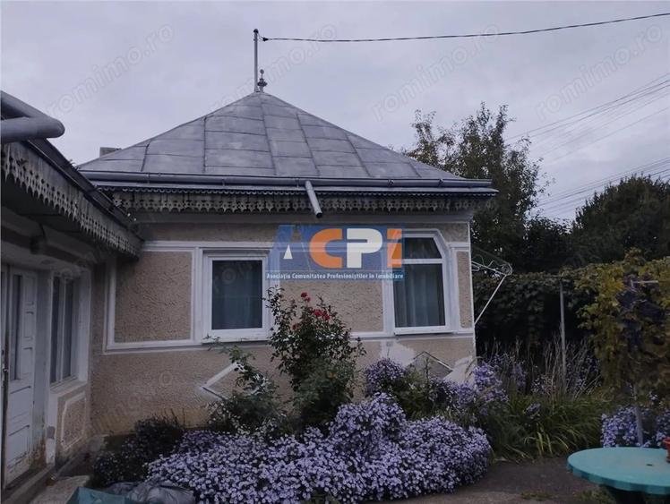 Casă cu 3 camere cu Teren 3886 Mp în Gârleni