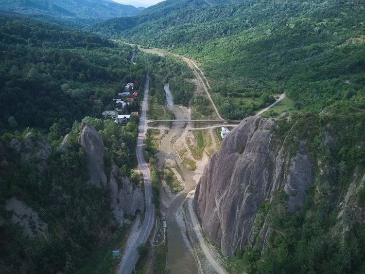 Teren de 1600 mp, în Brebu