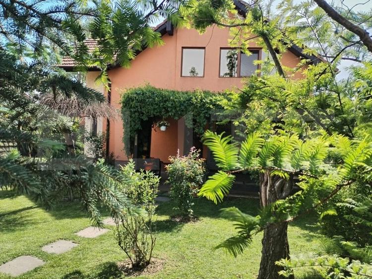 Casă individuală cu 5 camere cu Canalizare în Amați