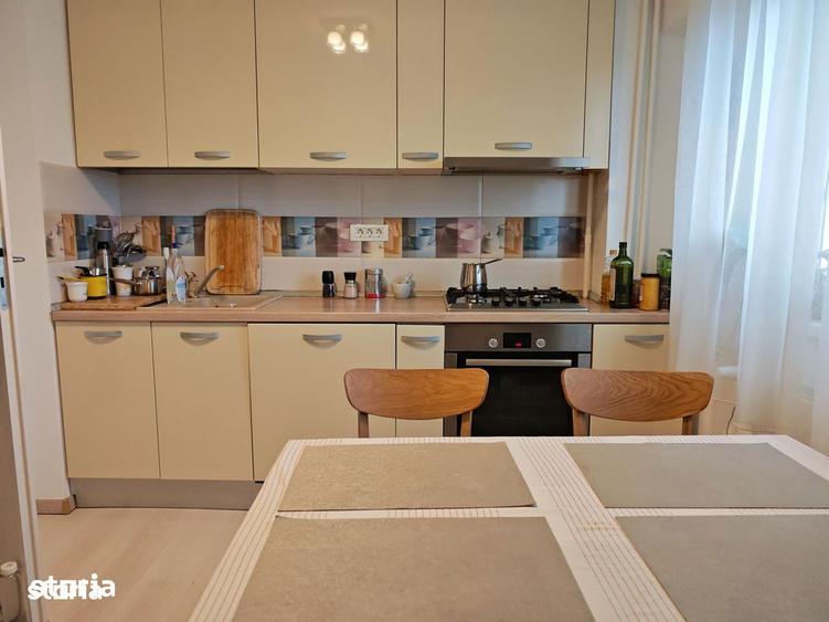 Apartament cu 3 camere, mobilat în Băneasa