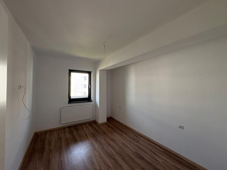 Apartament 3 camere - bloc nou - etaj 3/5 - 7