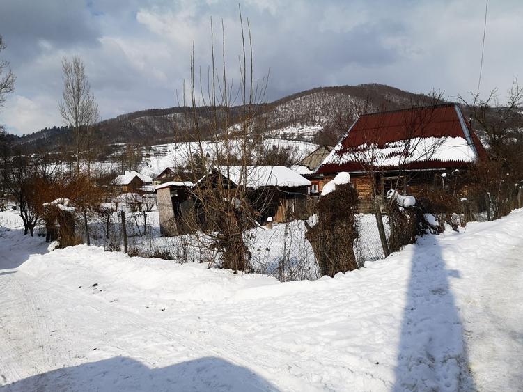 Casă cu 2 camere în Strâmtura