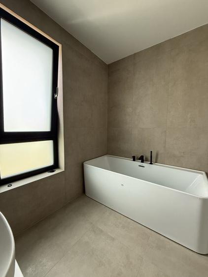 Apartament cu 3 camere nedecomandat în Nord
