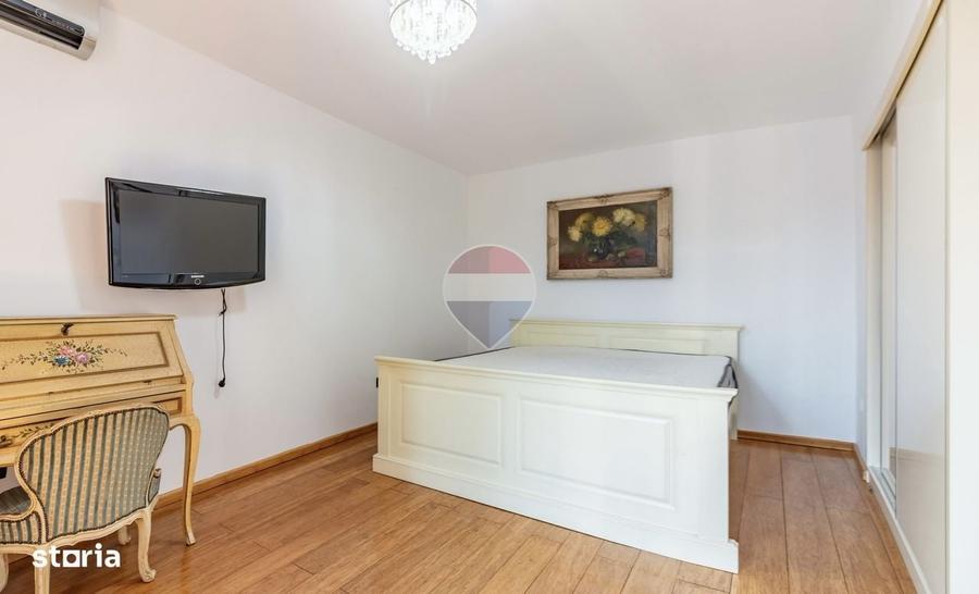 Apartament cu 4 camere în Unirii