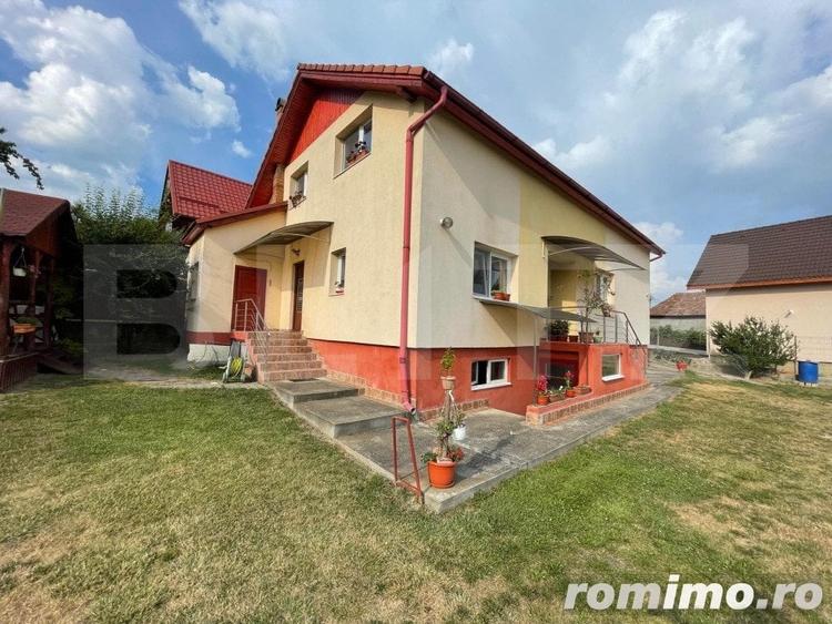 Casă cu 6 camere cu Teren 1100 Mp în Corunca