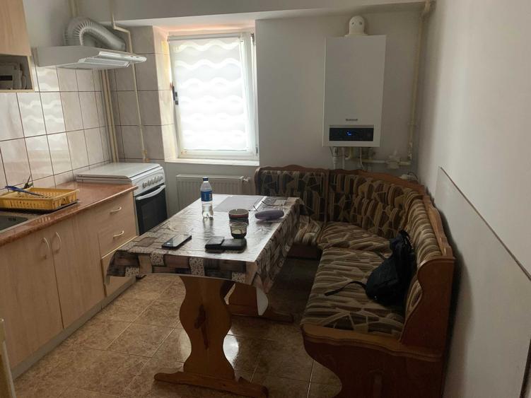 Apartament cu 2 camere decomandat în Anda