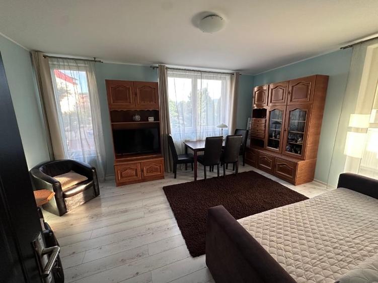 Apartament cu 2 camere decomandat, mobilat în Tractorul