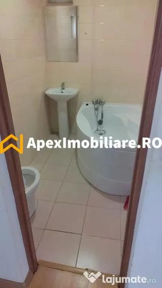 Apartament cu 2 camere decomandat în Victoriei