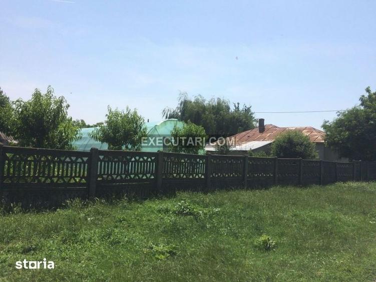 Casă cu 2 camere cu Teren 1544 Mp în Central