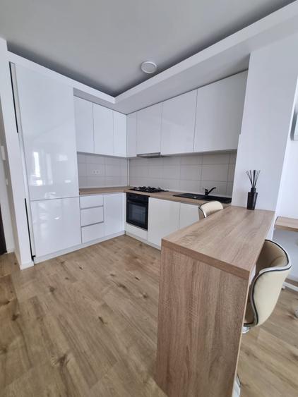 Apartament cu 2 camere semidecomandat, mobilat în Floreasca