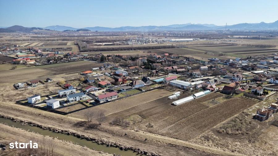 Teren de 6000 mp, în Stupini