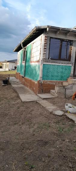 Casă cu Teren 600 Mp în Secuia