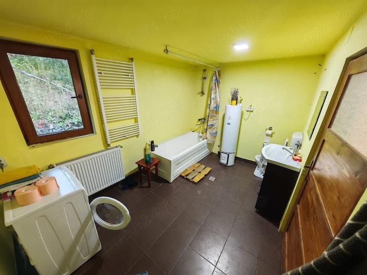 Casă cu 5 camere cu Teren 23000 Mp în Blăjeni