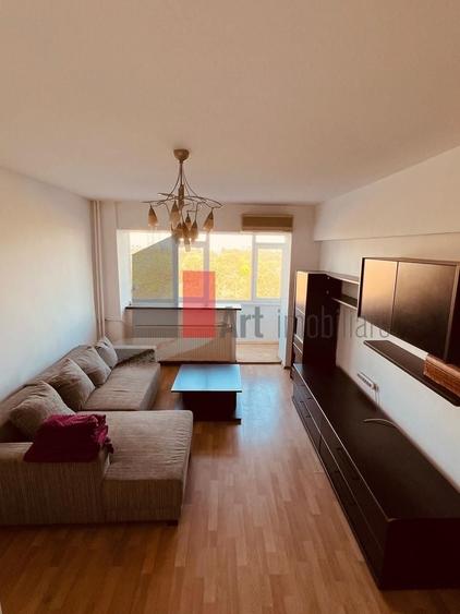 Apartament cu 3 camere decomandat, mobilat în Colentina