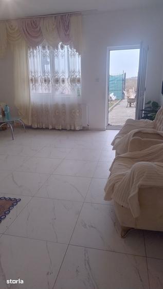 Casă cu 5 camere cu Teren 250 Mp în Năvodari