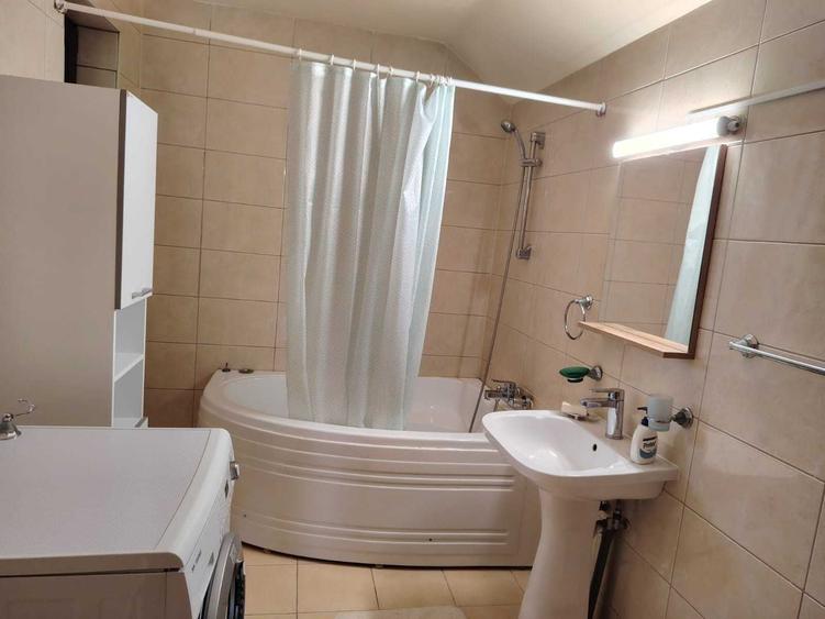 Casă cu 4 camere cu Teren 800 Mp în Periș