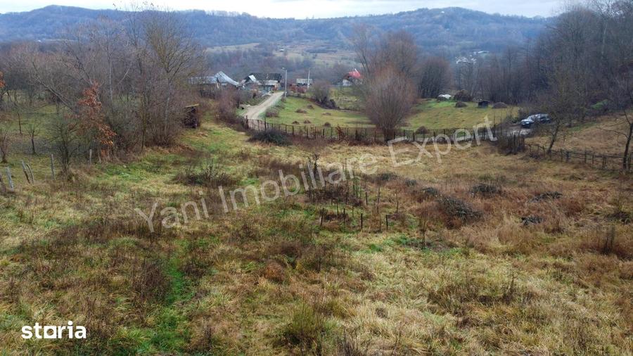 Teren de 3357 mp, în Valea Iașului
