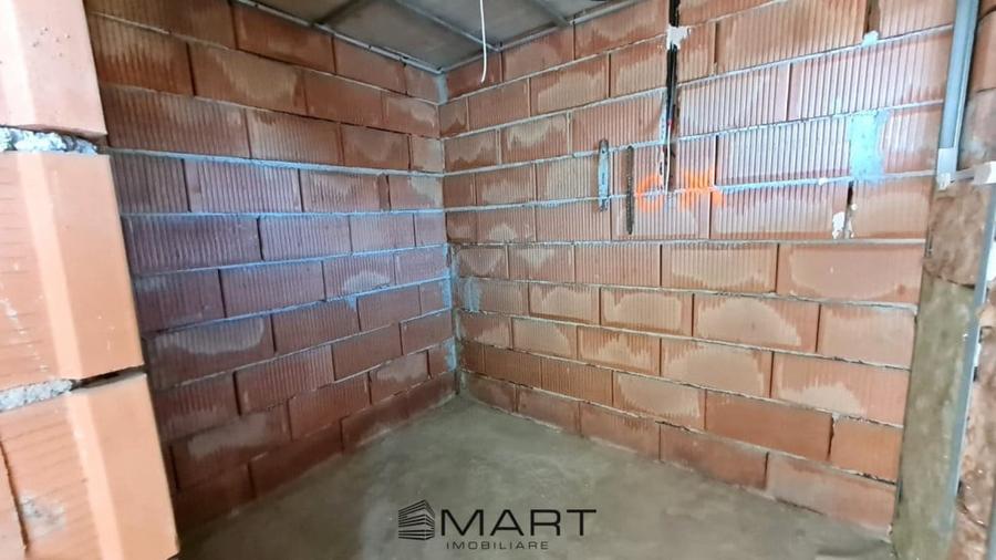 Casă cu 7 camere cu Teren 250 Mp în Șelimbăr