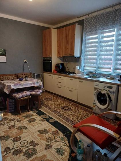 Casă cu 3 camere în Central